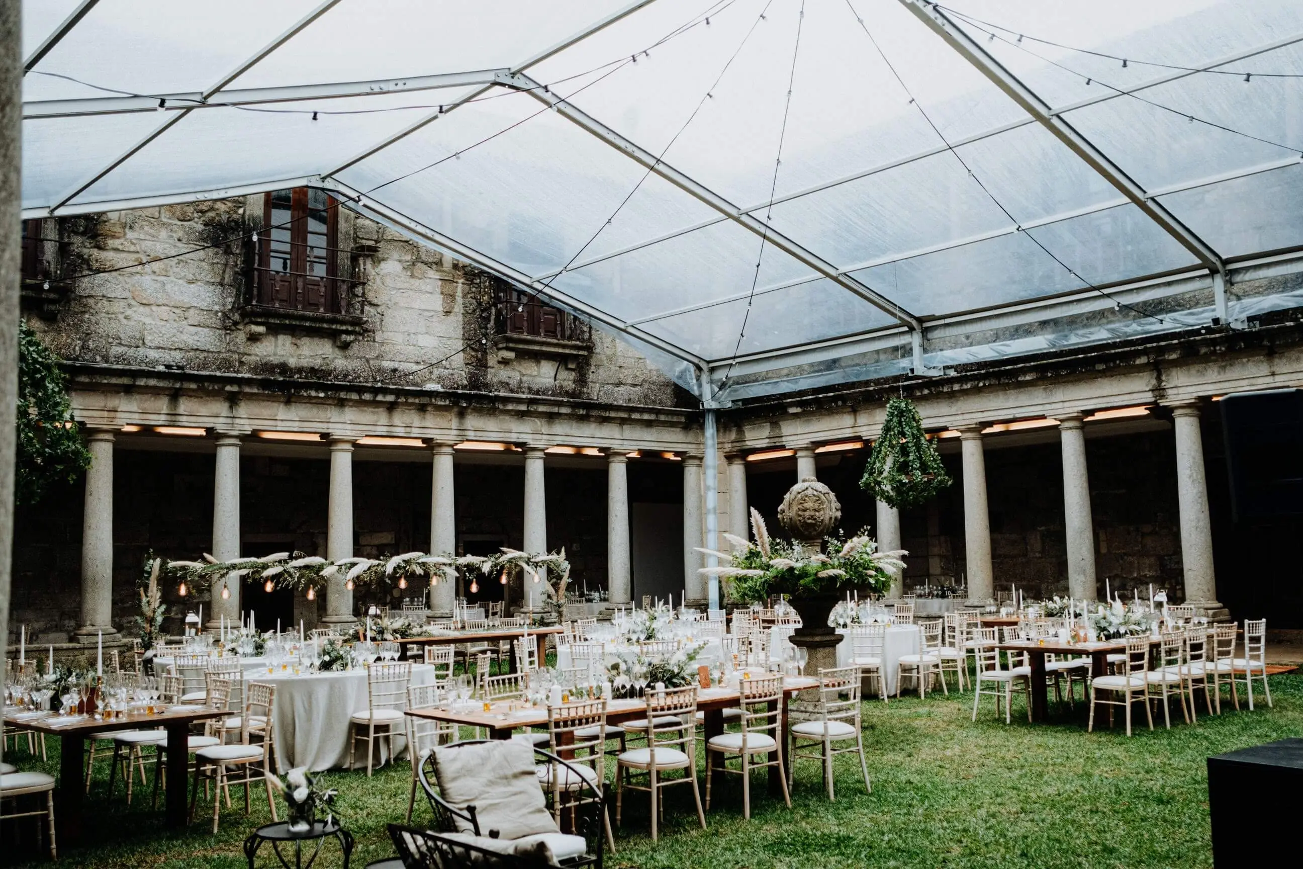 Cloister of Mosteiro de Landim — photograph 17