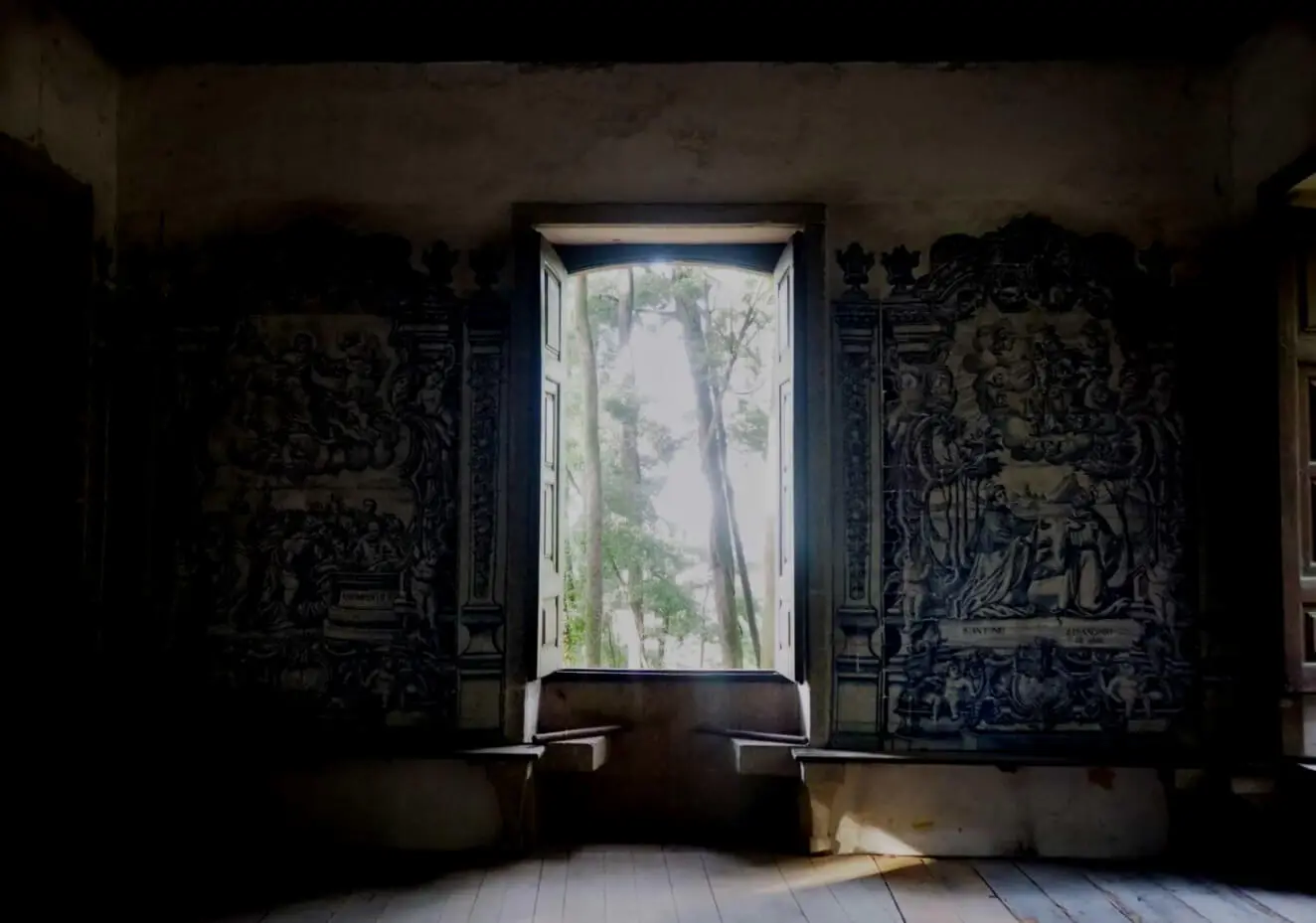 A detail of Mosteiro de Landim